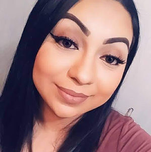 Meet your Posher, Ana